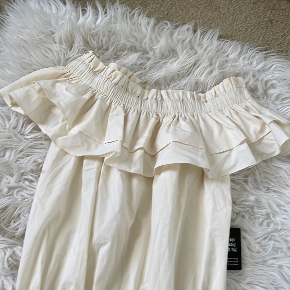 Express Ruffled Off-Shoulder Bodysuit - Picture 3 of 4